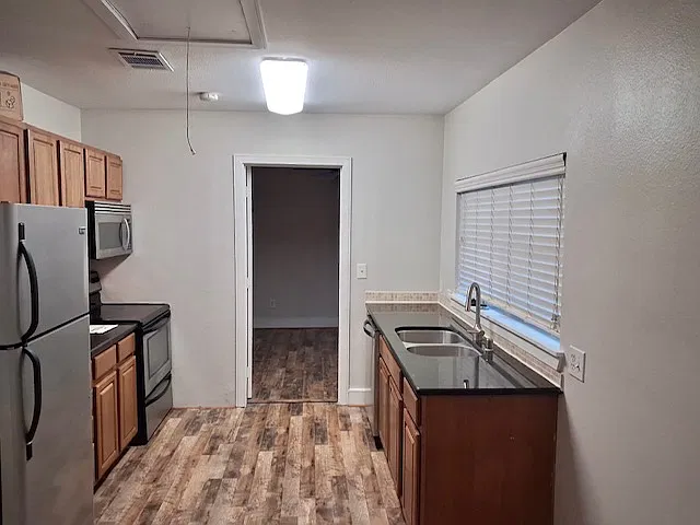 1 bed, 600 sqft, $1,050 — Photo 3