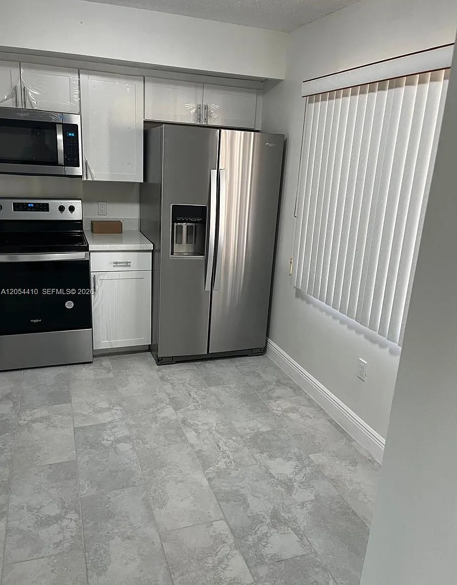 Suffolk At Century Villag — Photo 1