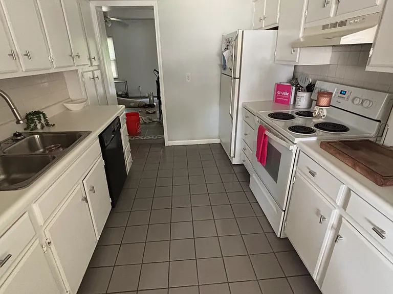 222 Euclid Dr — Photo 8