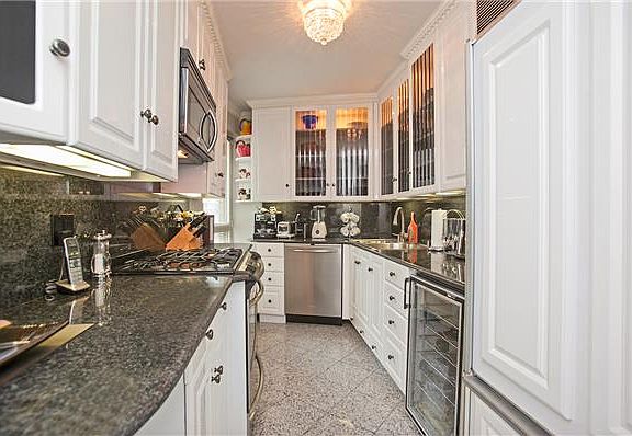 5th image of 200 Central Park S APT 15A