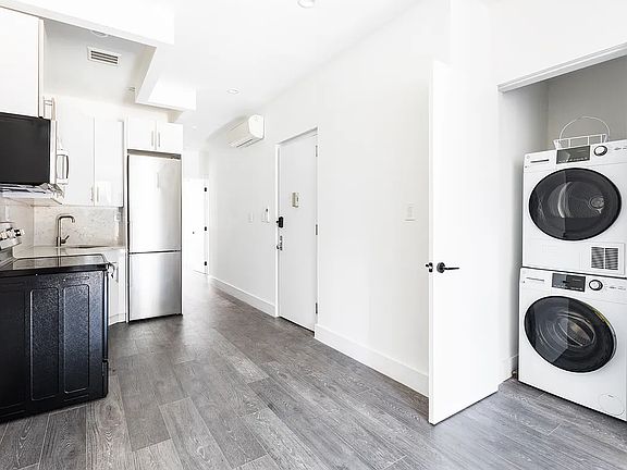 4th image of 188 Green St APT 1L