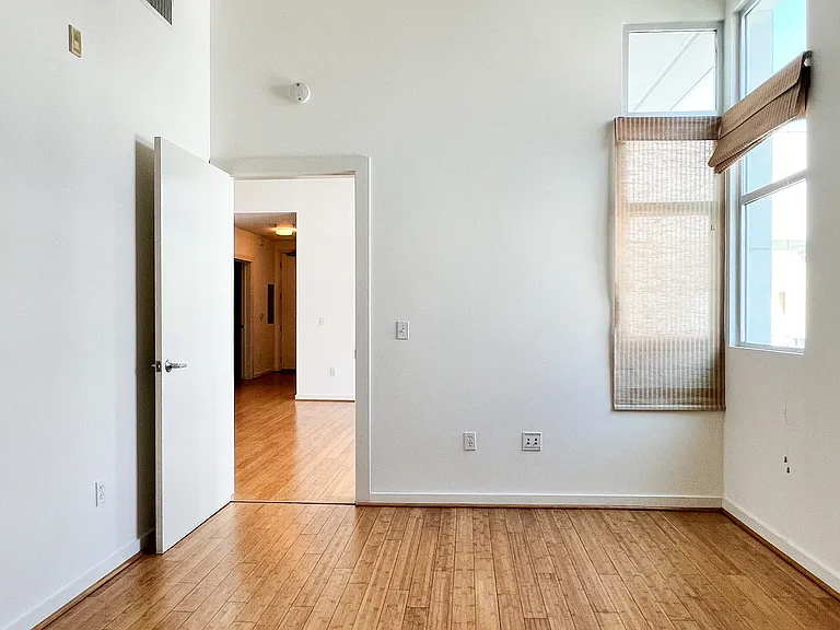 238 S Arroyo Pkwy — Photo 16