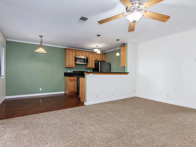 900 Cambridge Dr #138 — Photo 7