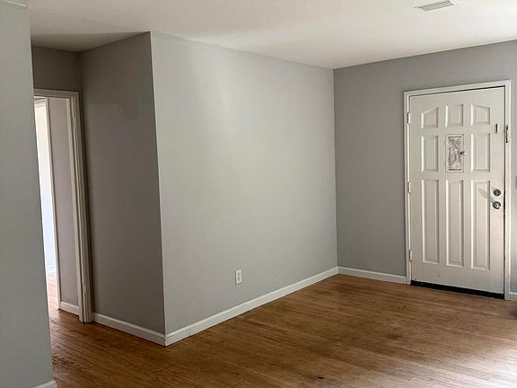 4th image of 1630 Larry St