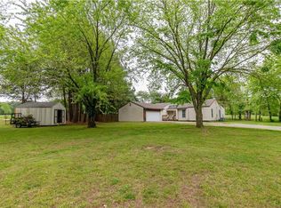 100 S Sprague Ln, Farmington, AR 72730