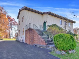 12 Oak Ridge Rd, Middletown, NY 10940