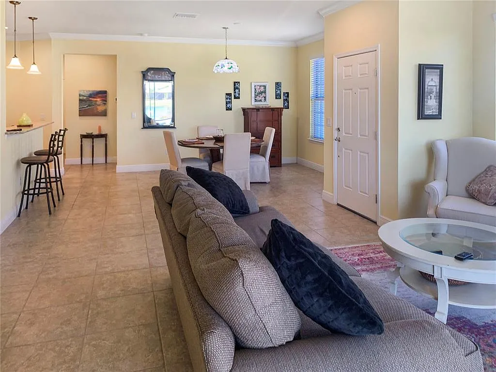 2 bed, 2.0 bath, 1393 sqft, $2,300 — Photo 4