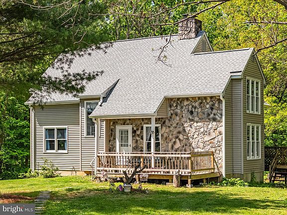 4th image of 102 Hall Rd
