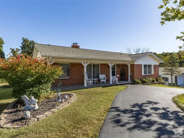 1604 Saint Marys Ln, Festus, MO 63028