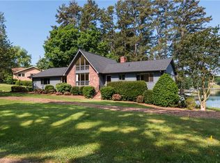 401 Northampton Rd, Seneca, SC 29672