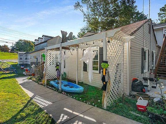 5th image of 152 Sunset Ave SE