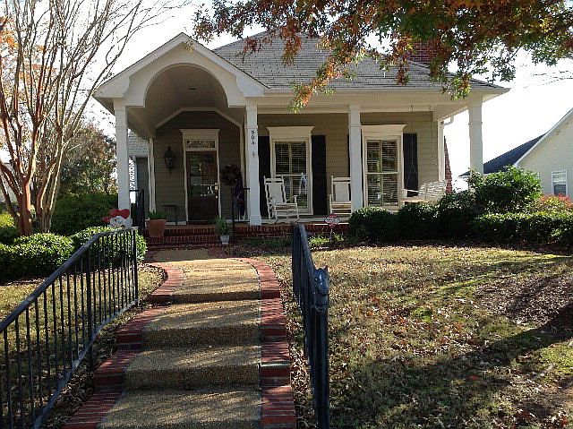 1st image of 504 Exbury Dr