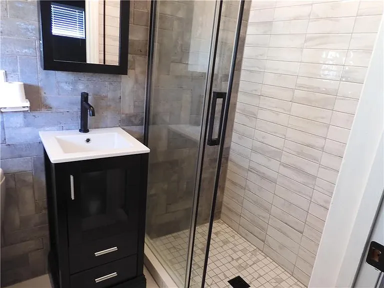 303 Birchwood Dr — Photo 22