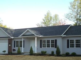 843 Breezewood Ln #2, Vermilion, OH 44089