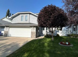 52 E Cambridge Glen Dr, Strathmore, AB T1P1N3