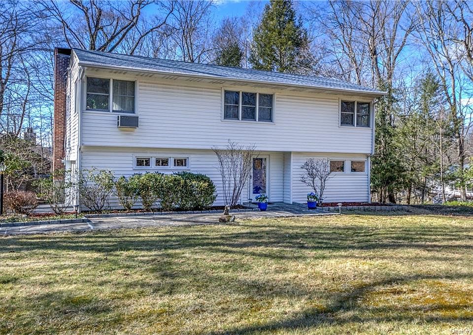 1st image of 4 Laurel Ln