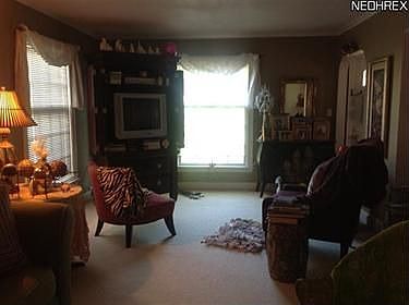 3rd image of 233 Maywood Dr