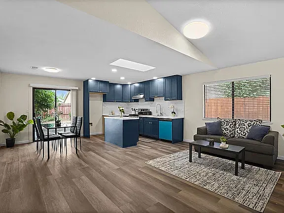 3 bed, 1428 sqft, $2,500 — Photo 2