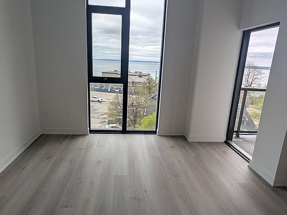 4th image of 2075 Lakeshore Rd #407