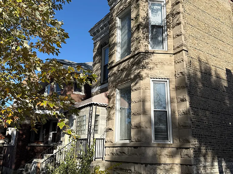 1915 S Avers Ave #2F — Photo 4