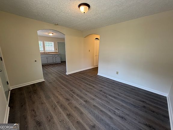 3rd image of 314 Nixon Ave SW