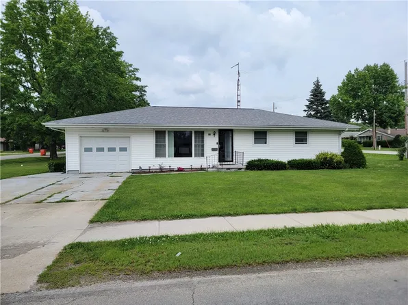505 W North 9th St, Shelbyville, IL 62565