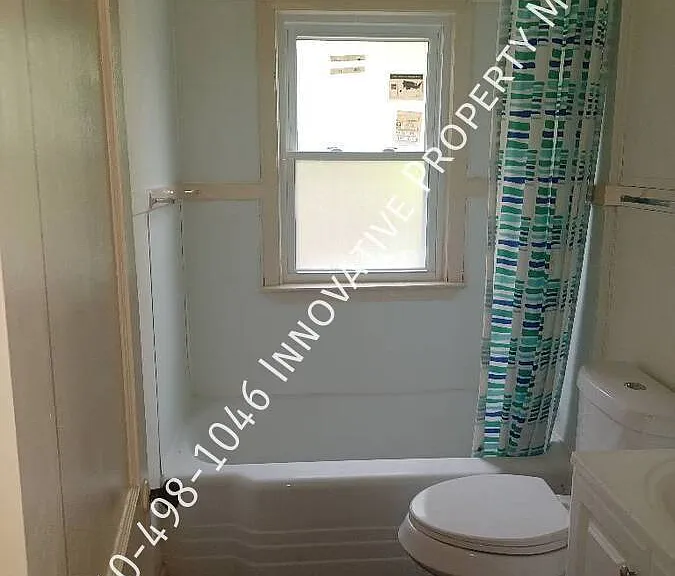 702 Thomson St #5 — Photo 16