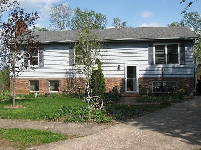 1st image of 336 Yorktown Dr