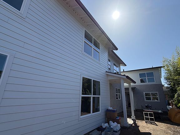 2nd image of 133 Toledo St #C