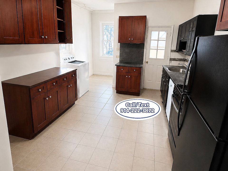 1st image of 165 Linden St #A