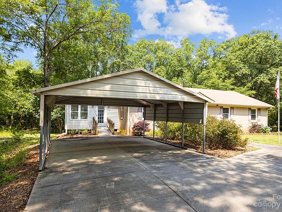 5th image of 355 Dana Dr