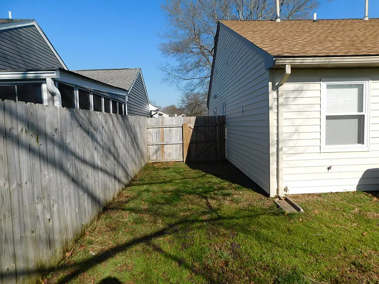 1433 Drumheller Dr — Photo 64