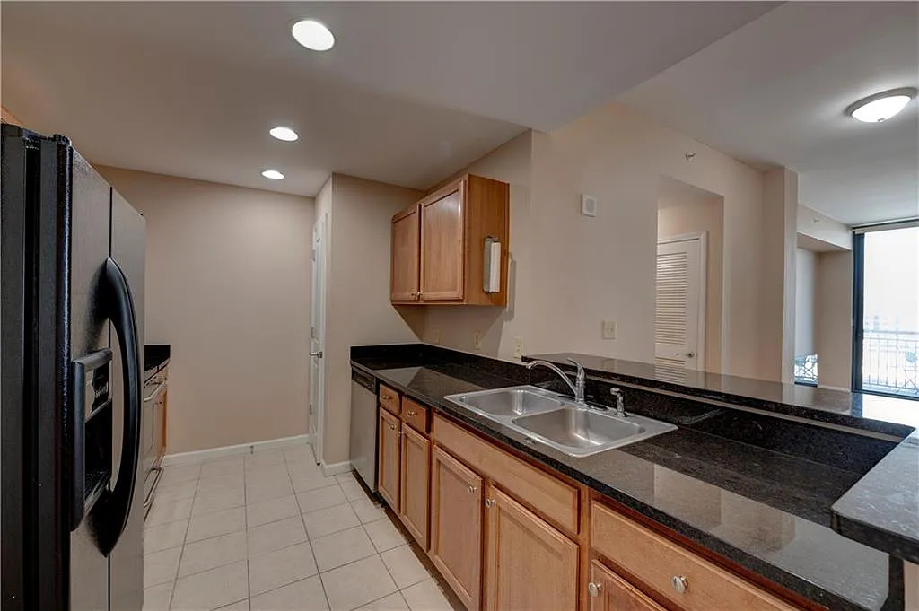 1 bed, 1.0 bath, 761 sqft, $2,400 — Photo 4