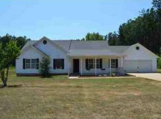 309 Pinewood Dr, Gay, GA 30218