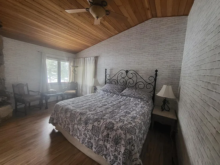 1261 N Edgewood St — Photo 27