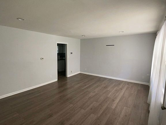 4th image of 2500 S Ohio Ave