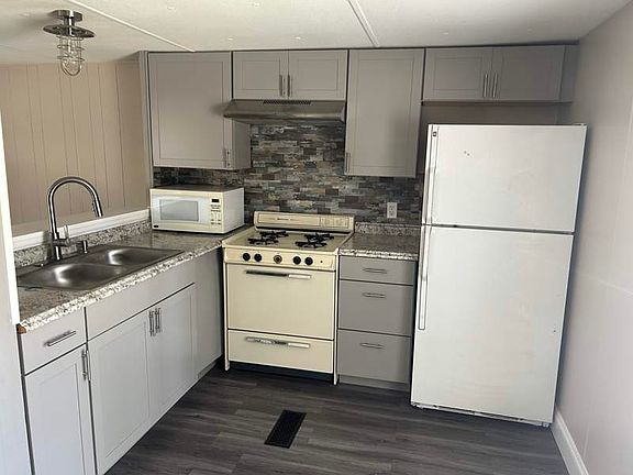 3rd image of 7101 W Anthony Rd #9
