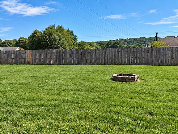 3rd image of 18 Bradford Cir