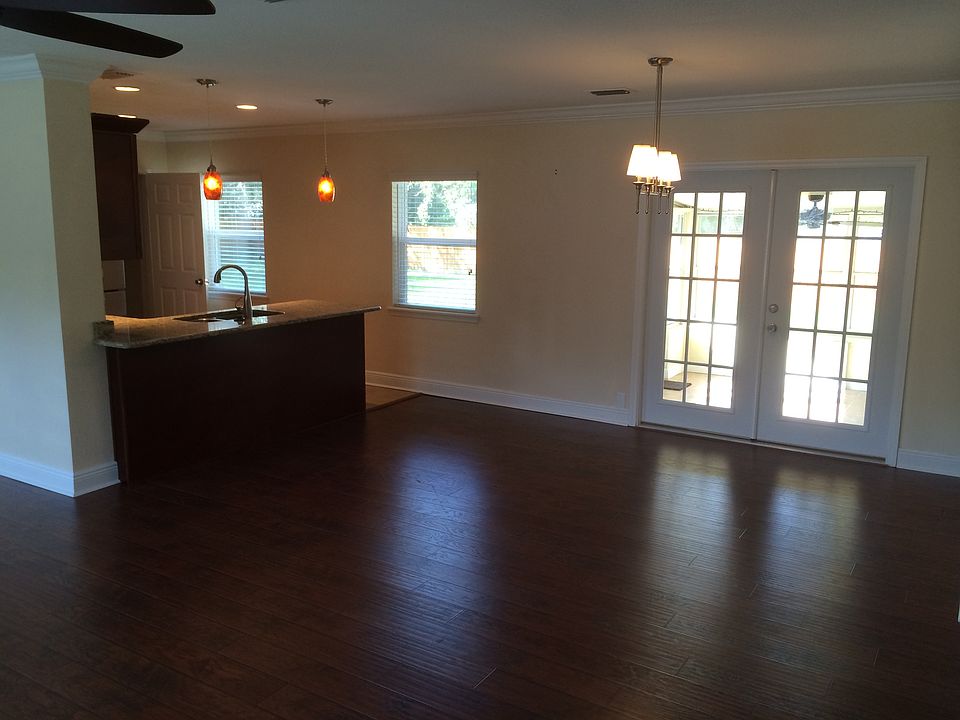 1st image of 2802 W Foster Ave