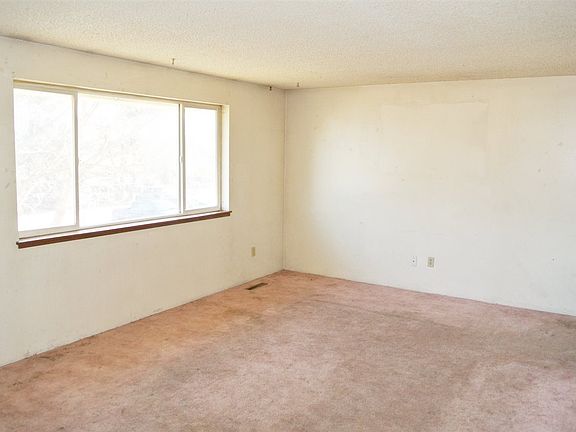 3rd image of 419 N Silver Lake Ave