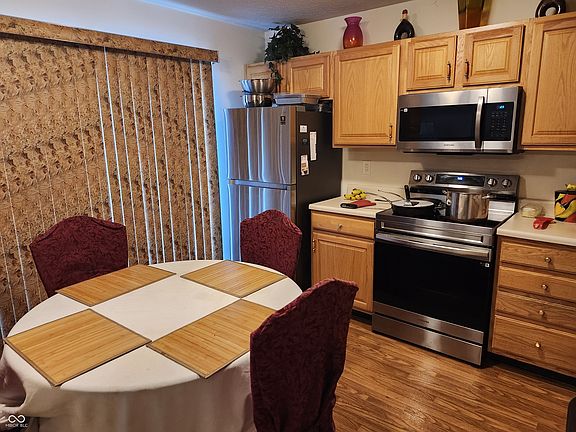 3rd image of 4733 Kelvington Dr #10