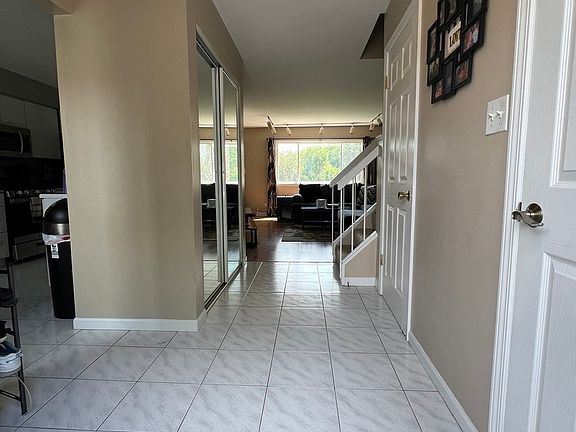 3rd image of 617 Westwood Ct