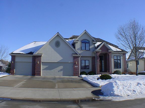 2nd image of 1330 N Bristolwood Dr