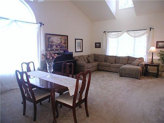 4th image of 4624 210th St SW