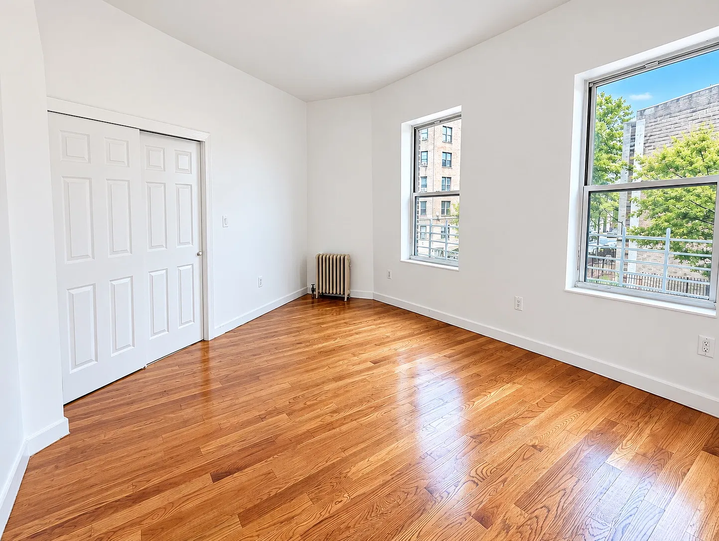 2 bed, 700 sqft, $2,500 — Photo 2
