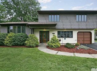 142 Nathan Dr, Bohemia, NY 11716