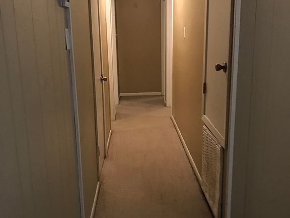 5th image of 401 Lakewood Dr