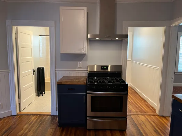 9 Mount Vernon St, Lowell, MA 01854