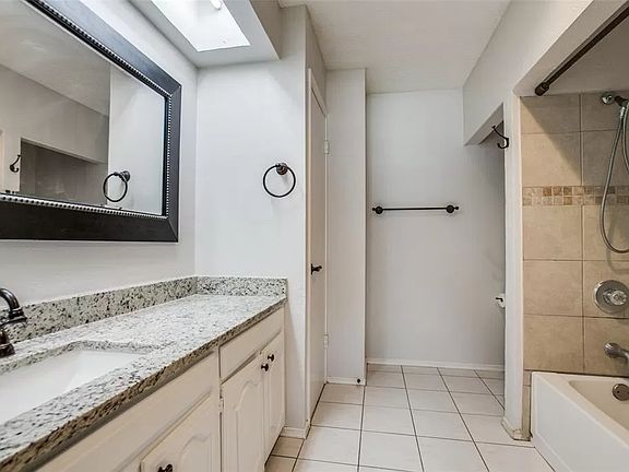 4th image of 3520 Marwick Dr