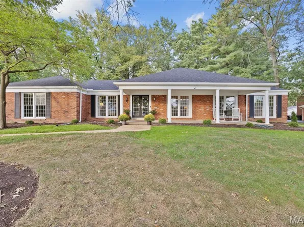 14257 Forest Crest Dr, Chesterfield, MO 63017